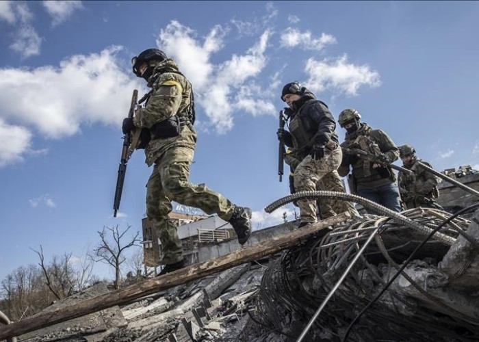 Ukrayna ordusu işğal edilən Luqansk sərhədini keçdi