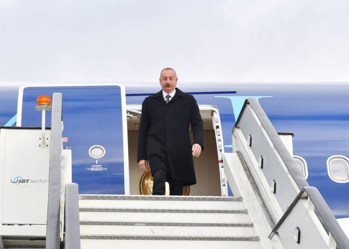 Prezident Qazaxıstana getdi