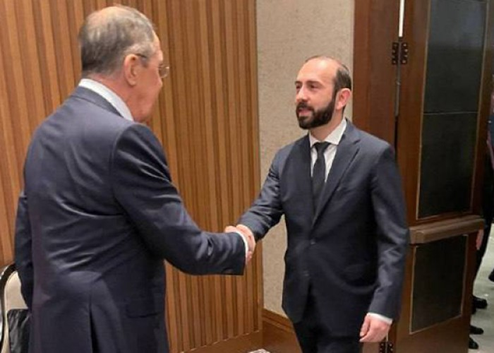 Lavrov Mirzoyanla görüşdü