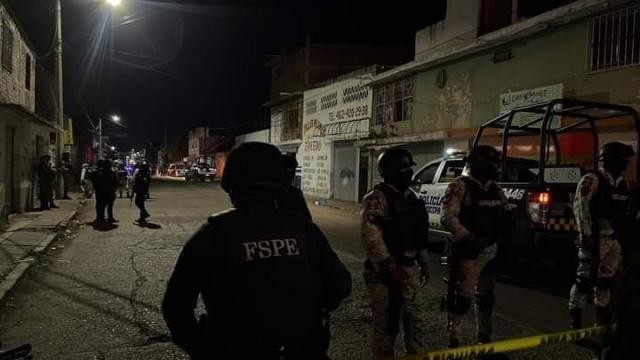 Meksikada bara silahlı hücum: Ölənlər var