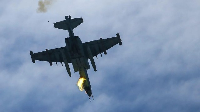 Rusiyanın Su-25 hücum təyyarəsi VURULDU