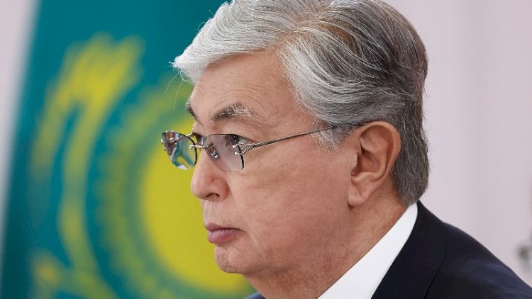 Qazaxıstan prezidenti səlahiyyətlərini azaltdı