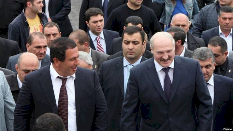 Putin İrəvanda oteldə yatdı, Lukaşenko villada gecələdi
