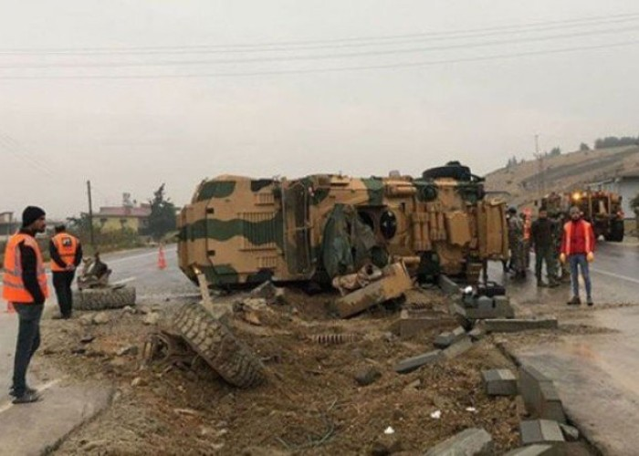 Türkiyədə yol qəzasında 3 hərbçi yaralandı