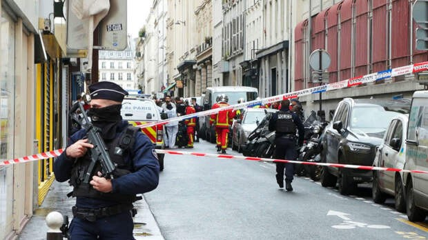 Parisdə atışma nəticəsində 5 polis yaralanıb