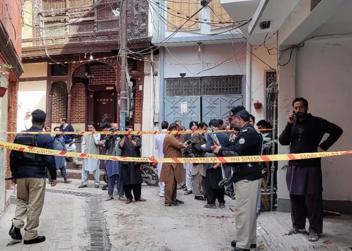 Pakistanda məsciddə güclü partlayış - 17 ölü, 90 yaralı (YENİLƏNİB)