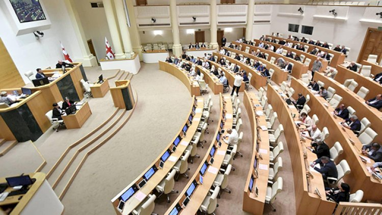 Gürcüstanda 5 deputatın mandatı ləğv edildi