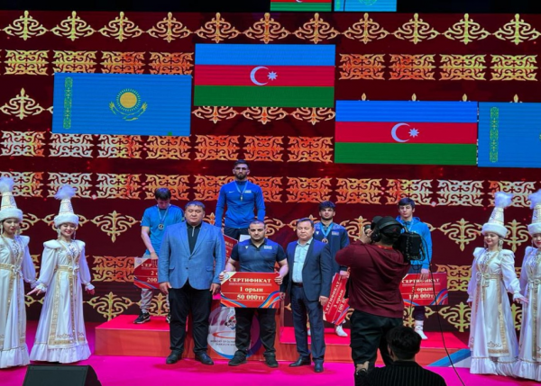 Güləşçilərimiz Astanada daha 8 medal qazandı