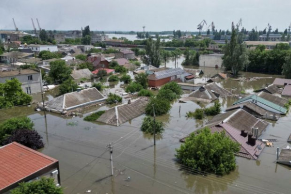 Ukraynanın Oleşki şəhəri tamamilə suyun altında qalıb